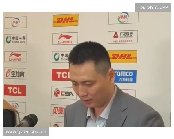 卢伟本携张镇麟亮相发布会却遭告知无缘核心位置引热议篮球圈关注